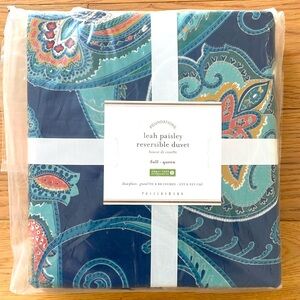 Pottery Barn: Leah Paisley Reversible Duvet Cover; Size: Queen